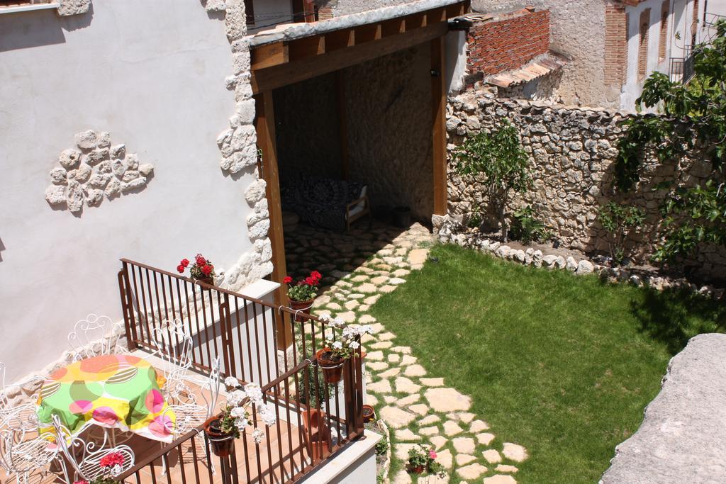 Casa De Laura Guest House Aldeasona Exterior foto